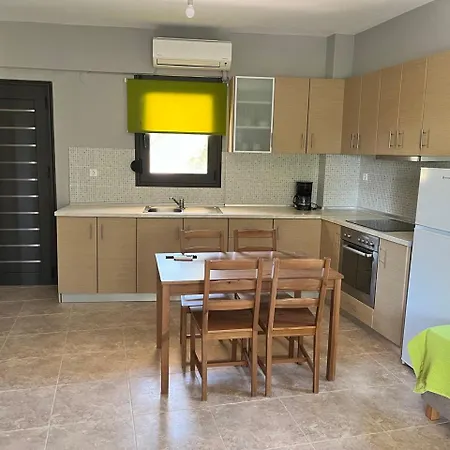 Near Kseniya Beach Apartment *